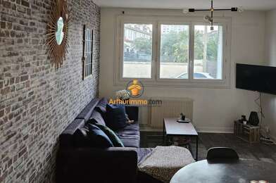 Appartement 3 pièces 560 €