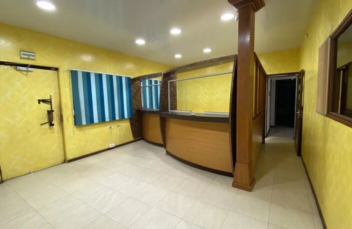 CAYENNE CENTRE-VILLE - ENSEMBLE DE BUREAUX DE 900 M² — photo 3