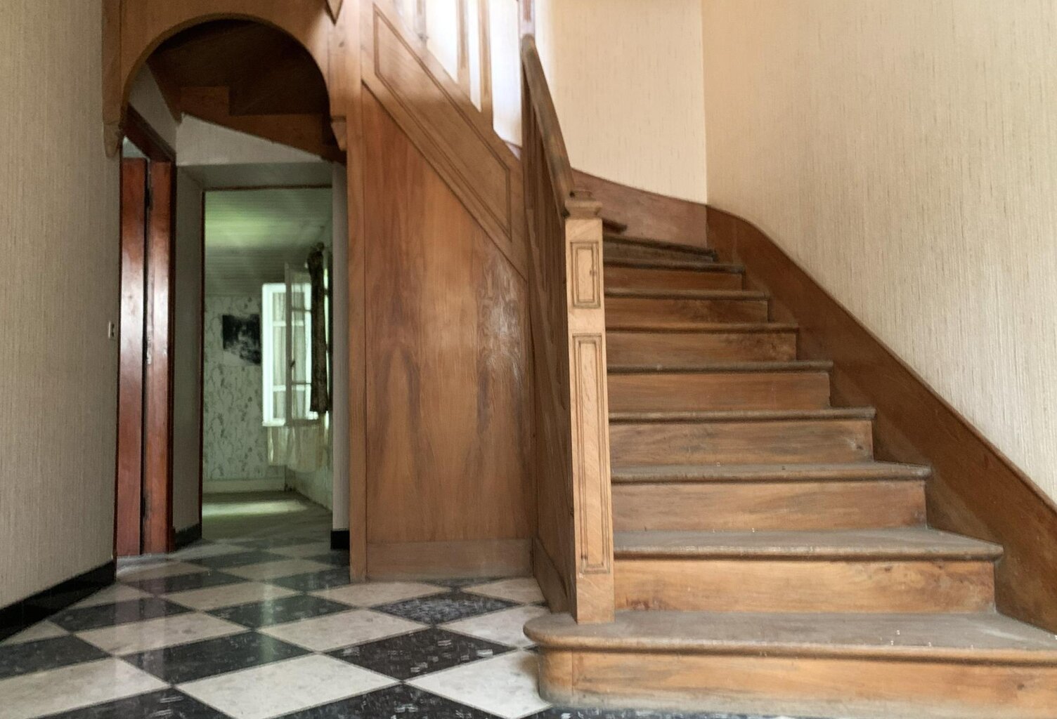 MAISON DE VILLAGE EN PIERRE AVEC BALCON, JARDIN ET GARAGE — photo 1
