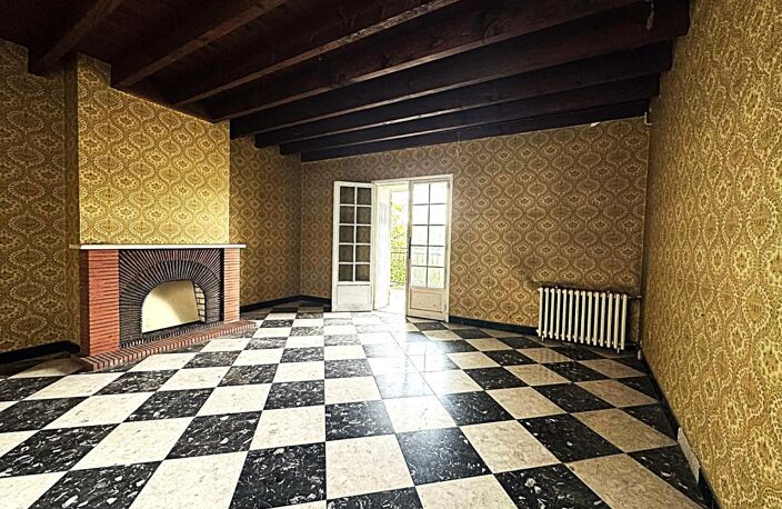 MAISON DE VILLAGE EN PIERRE AVEC BALCON, JARDIN ET GARAGE — photo 2