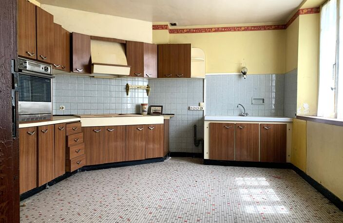 MAISON DE VILLAGE EN PIERRE AVEC BALCON, JARDIN ET GARAGE — photo 4