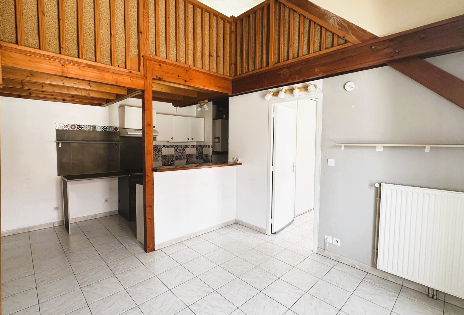 APPARTEMENT T2 + MEZZANINE — photo 1