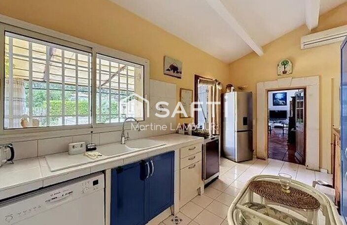 Maison provençale T5 de plain-pied avec terrasses jardin arboré et piscine. — photo 4