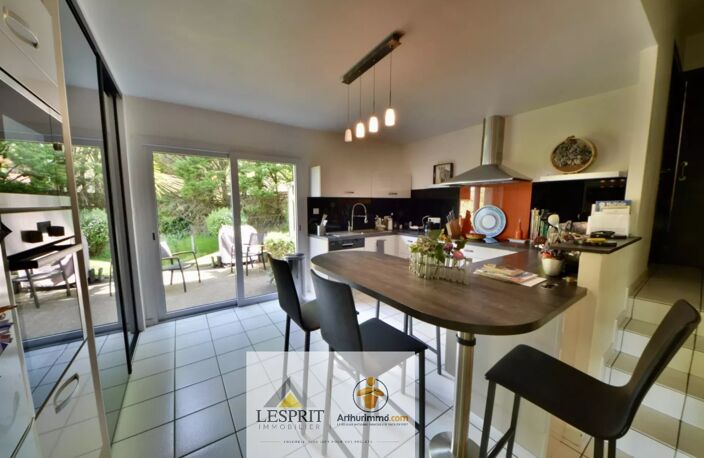 Maison d'Exception de 230m2 avec Piscine à Proximité du Centre-Ville de Brive — photo 5