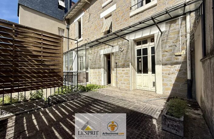 EN EXCLUSIVITÉ – Maison de caractère avec ascenseur au cœur de Brive — photo 4