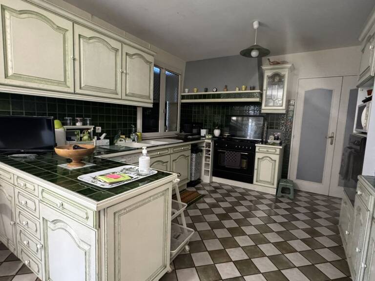 Maison Vue sur la Chaîne des Puys — photo 1