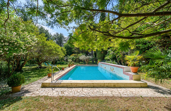 Parc naturel des Alpilles Maison de maître  XIX eme siècle 648 m2 habitables  avec piscine et tennis — photo 2