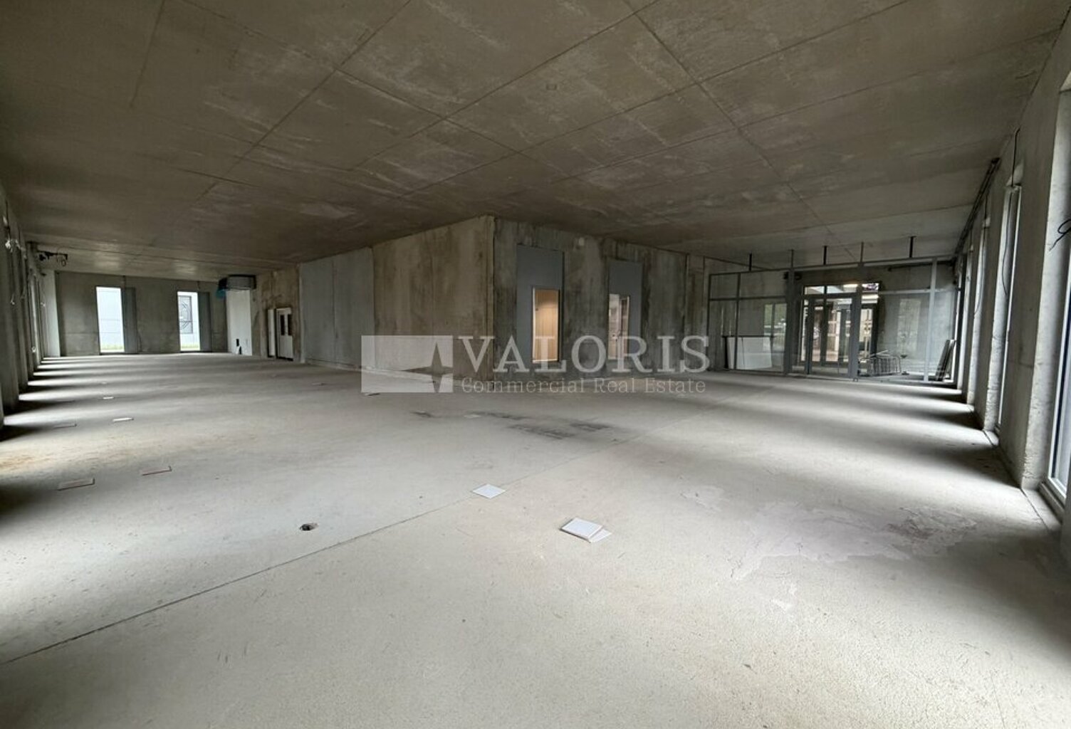 LOCAL COMMERCIAL - SERVICES à LOUER — photo 1