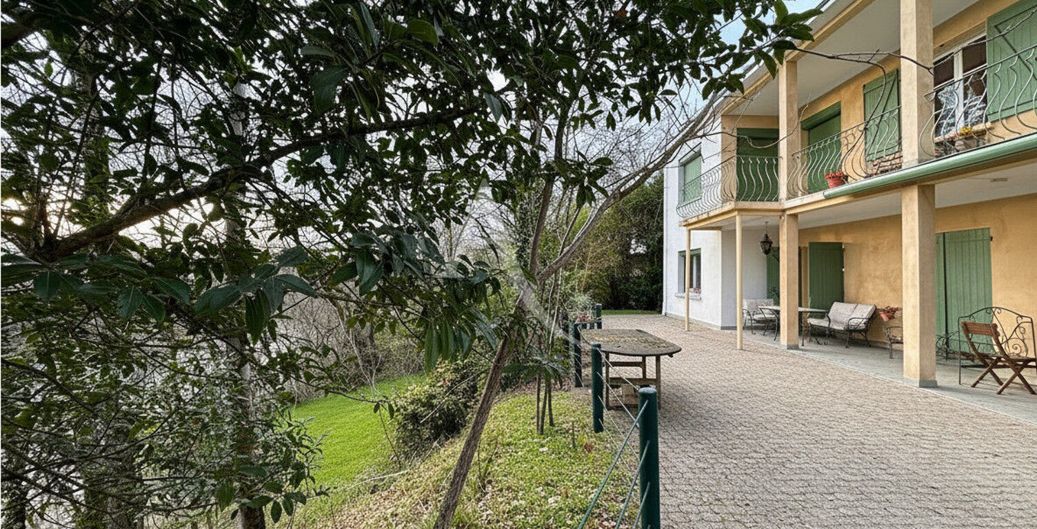 20 MINUTES de la rocade toulousaine Maison familiale de caractère en duplex inversé ? Vue panoramique exceptionnelle sur le Tarn ? 6 chambres ? Terrasse ? Garage — photo 1
