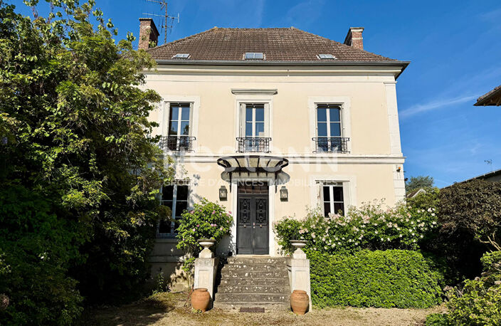 Maison à vendre en plein centre-ville de L'Isle-Adam avec dépendance - 6 chambres — photo 2