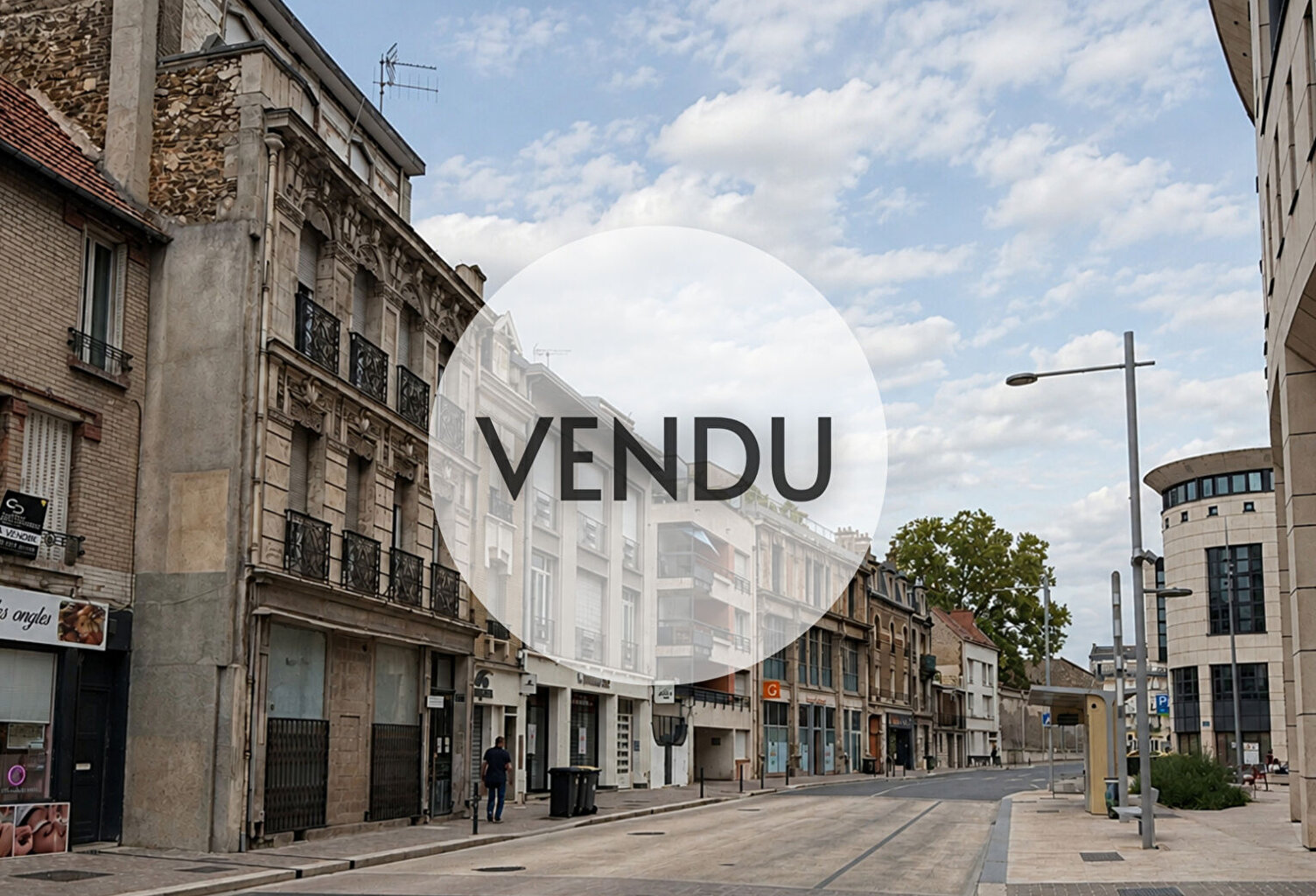 IMMEUBLE LOCATIF - REIMS CENTRE-VILLE - 102 m² — photo 1