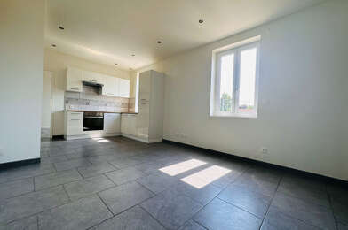 Appartement 3 pièces 610 €
