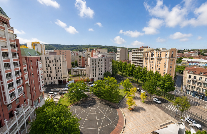 F3 AVEC GARAGE ET CAVE - PLACE DU BICENTENAIRE — photo 3