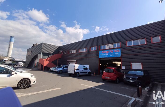 Location Murs commerciaux 215 m&sup2; — photo 5