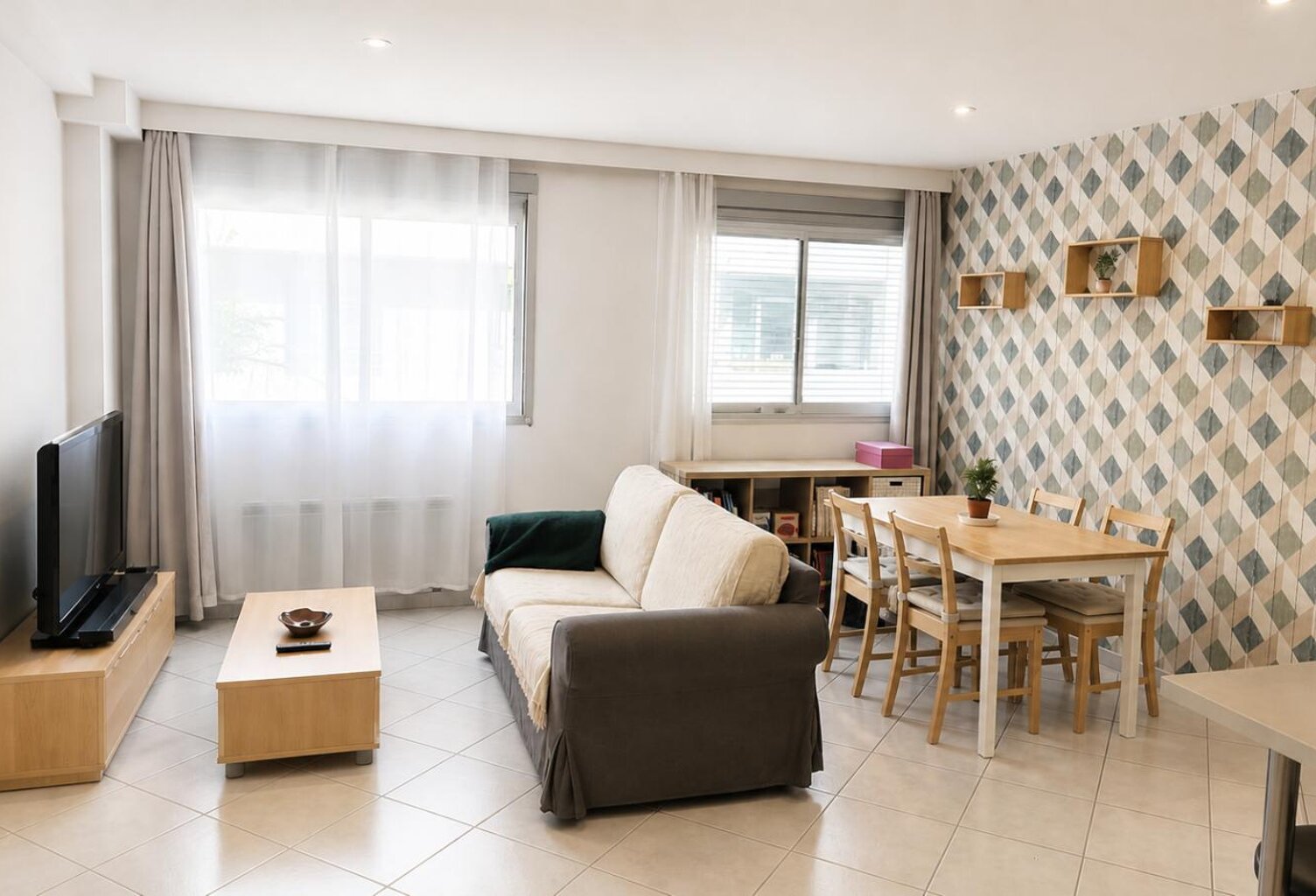 T2 meublé – 41,5 m² – libre de toute occupation – Résidence sécurisée Alco / Saint-Clément — photo 1
