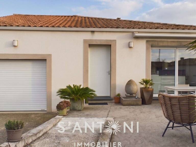 Villa — photo 1