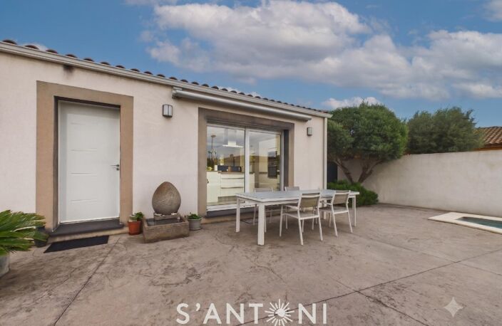 Villa — photo 2