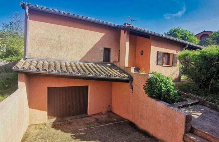 Maison très fonctionnelle sur une parcelle verdoyante dans un quartier calme. — photo 2