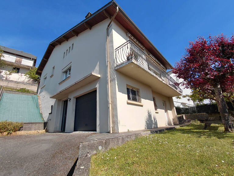 Maison quartier de Sarsan avec vue montagne — photo 1
