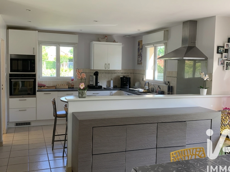Vente Maison/villa 8 pièces — photo 1