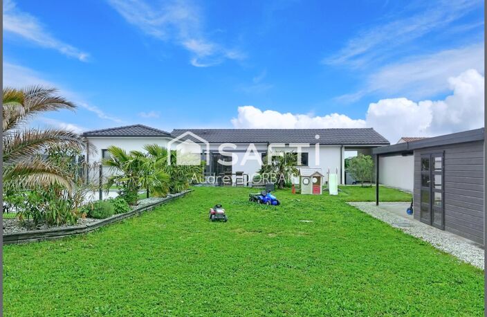 Maison contemporaine de plain pied avec piscine — photo 2
