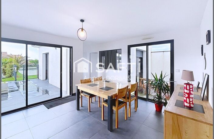 Maison contemporaine de plain pied avec piscine — photo 4