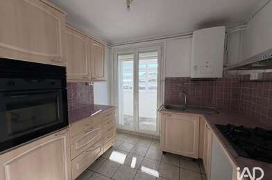 Appartement 3 pièces 921 €