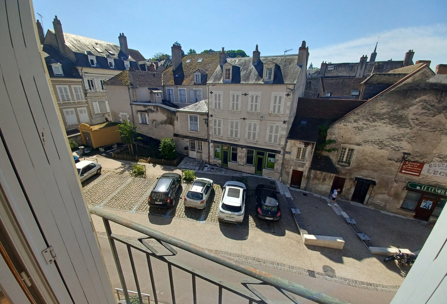 La Charité centre-ville, Grand appartement spacieux T3, trés — photo 1
