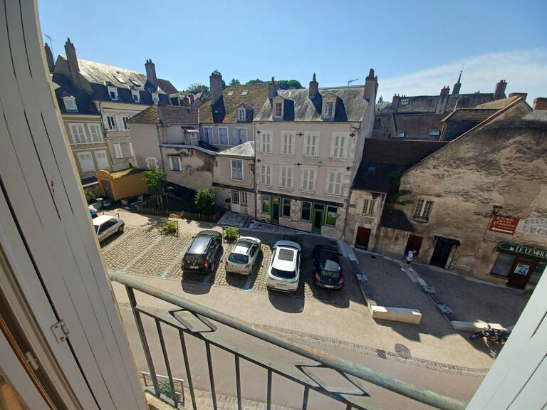 La Charité centre-ville, Grand appartement spacieux T3, trés — photo 1