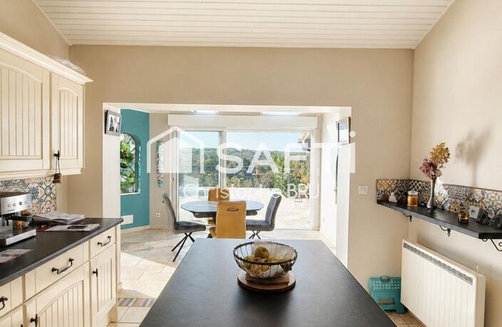 FLOTTES - PROPRIÉTÉ AVEC VUE EXCEPTIONNELLE - 2 HABITATIONS - PISCINE - PANNEAUX SOLAIRES — photo 4
