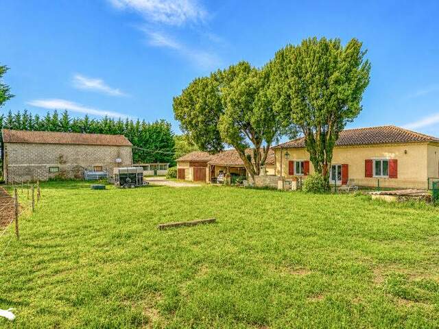 Maison 4 pièces 112 m² à Lauzun — photo du bien