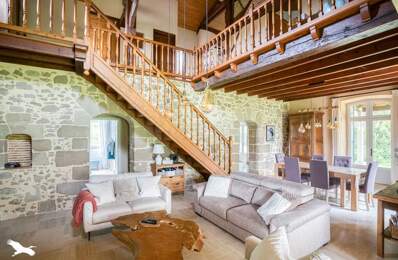 Maison en pierre de 5 pièces principales — photo du bien