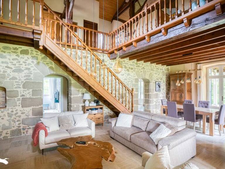 Maison en pierre de 5 pièces principales — photo 1