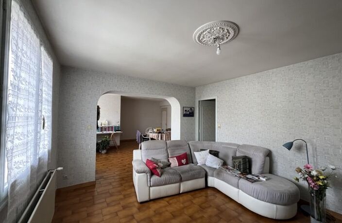Vente maison 5 pièces 168 m² Châteauroux (36000) — photo 2
