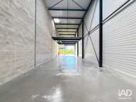 Location Local d'activités 162 m&sup2; — photo 2