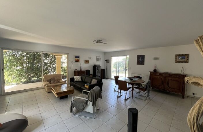 Villa de 7 pièces principales — photo 2