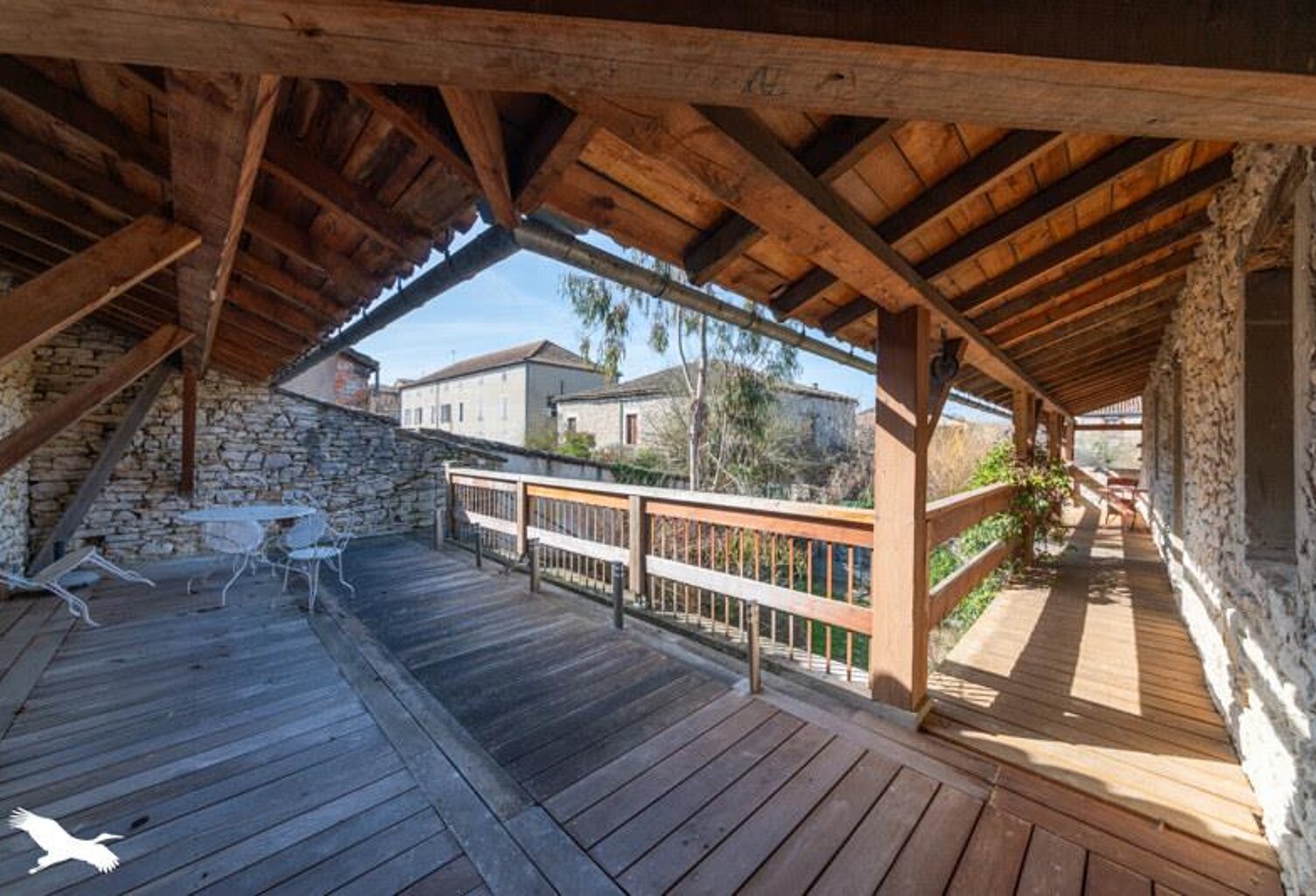 Maison en pierre de 9 pièces principales — photo 1