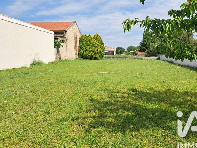 Vente Terrain à bâtir 700 m&sup2; — photo du bien