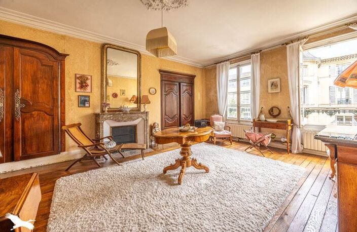 Hôtel Particulier de 9 pièces principales — photo 2