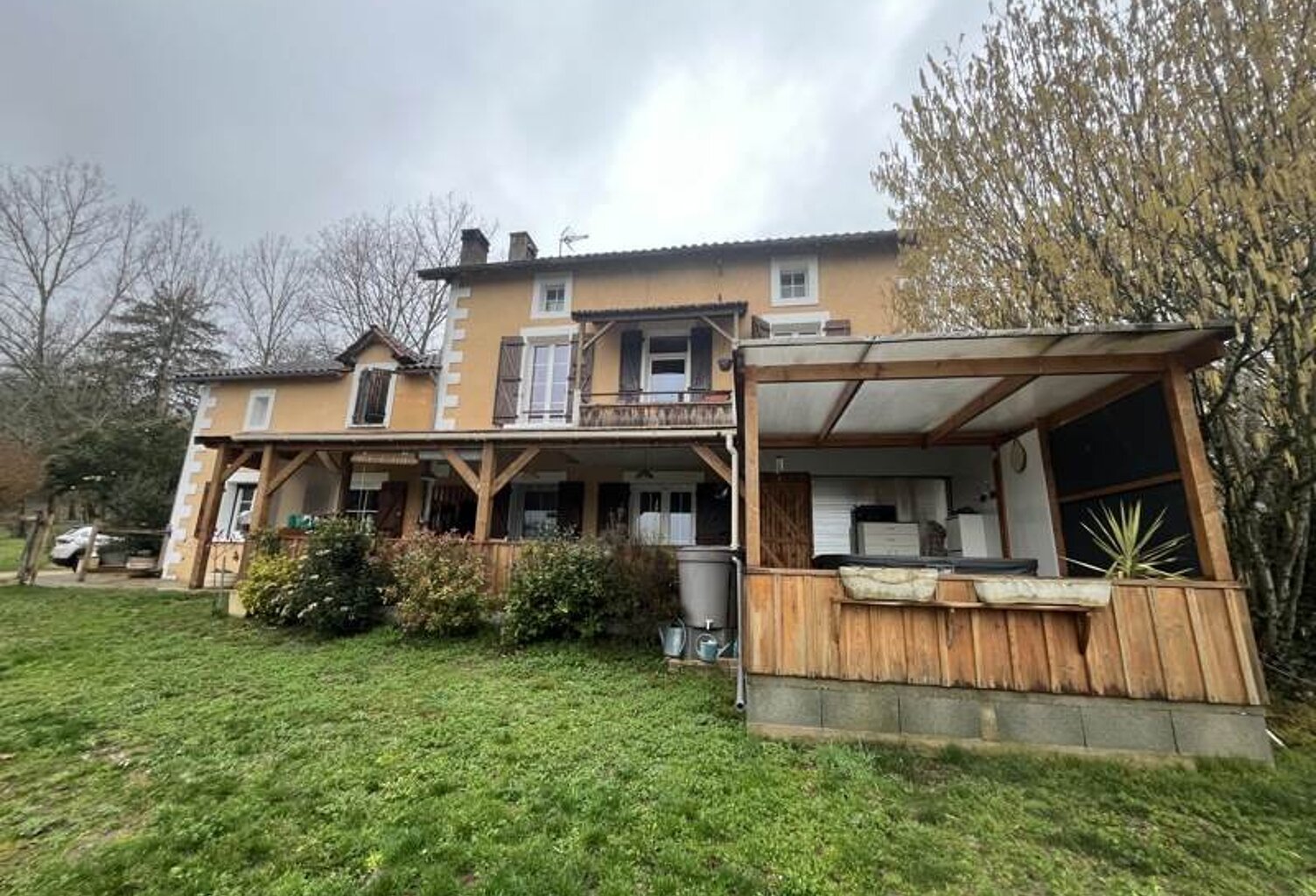 Maison en pierre de 12 pièces principales — photo 1