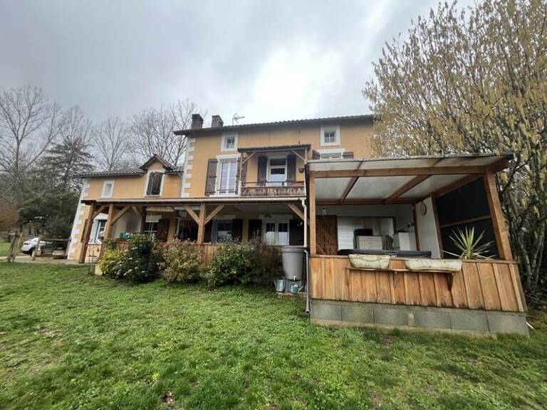 Maison en pierre de 12 pièces principales — photo 1