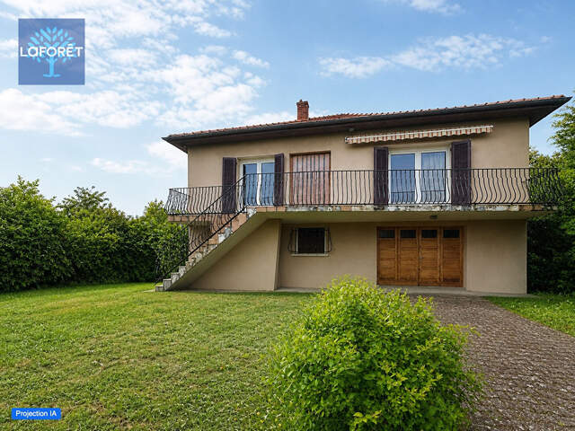 À vendre - Maison familiale avec fort potentiel - 240 m² exploitables - Charly — photo du bien