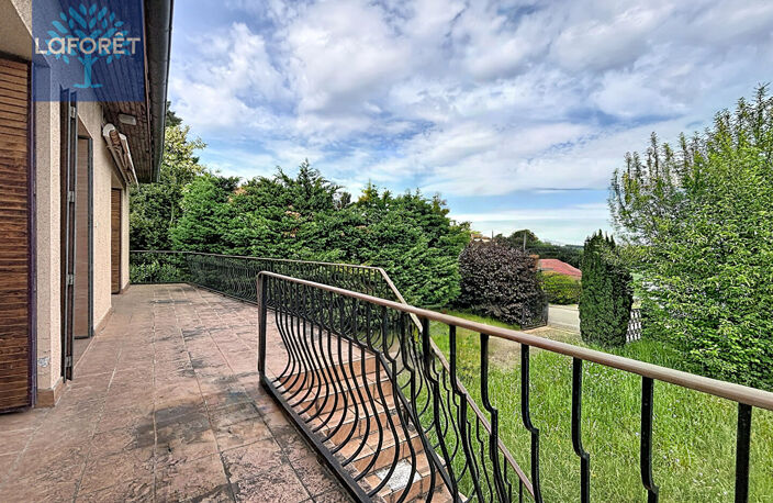 À vendre - Maison familiale avec fort potentiel - 240 m² exploitables - Charly — photo 4