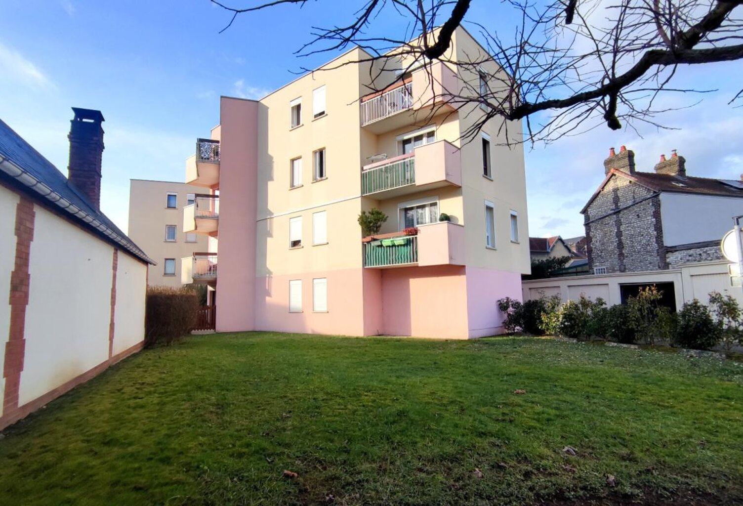 Appartement T2 lumineux plein sud avec parking – Rouen Saint-Clément - Commodités à pied — photo 1