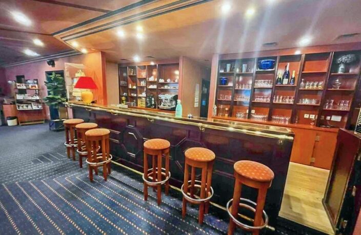 TOURS CENTRE – STUDIO 30 M² LIBRE – PARKING ET CAVE – RÉSIDENCE SERVICES SENIORS L’ORANGERIE — photo 5
