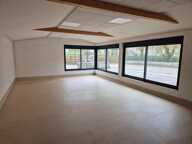 Maison plain pied de 280 m2 sur 613 m2 de terrain clos avec piscine couverte — photo 4