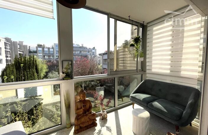 Verdure et beaux volumes pour ce T4 avec loggia, caves et parkin — photo 5