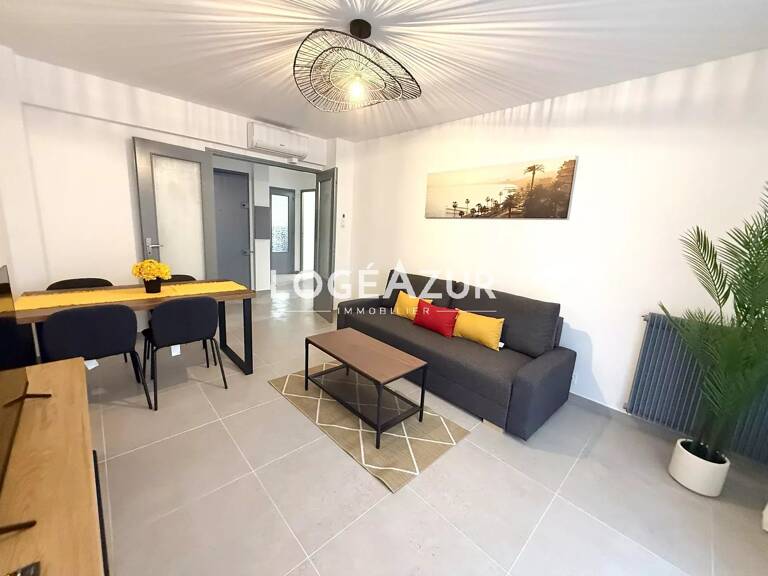 LOCATION SAISONNIÈRE 1 CHAMBRE ANTIBES - GARAGE — photo 1