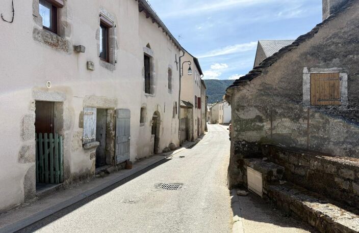Maison de village avec jardin et dépendances — photo 2
