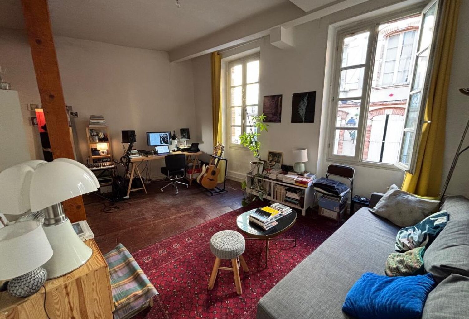 Appartement À Vendre T2 aux Carmes — photo 1
